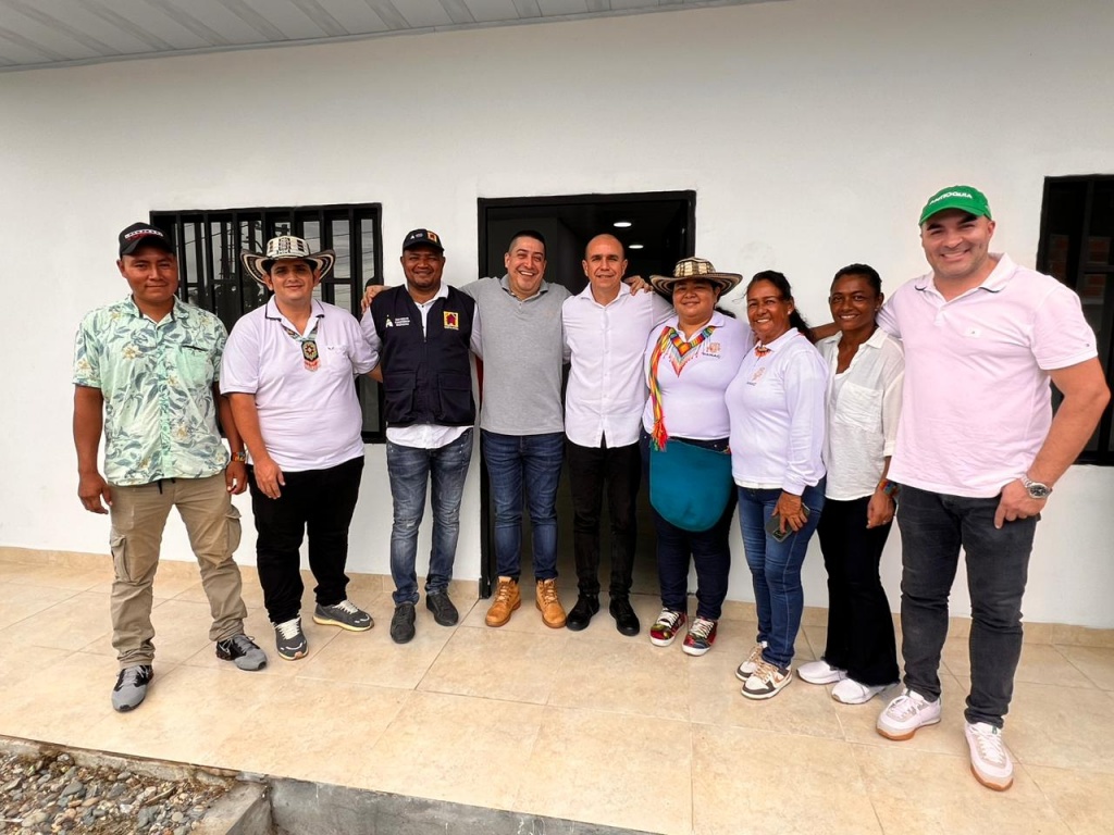 Gobernación de Antioquia entregó casa de paso indígena en el Bajo Cauca