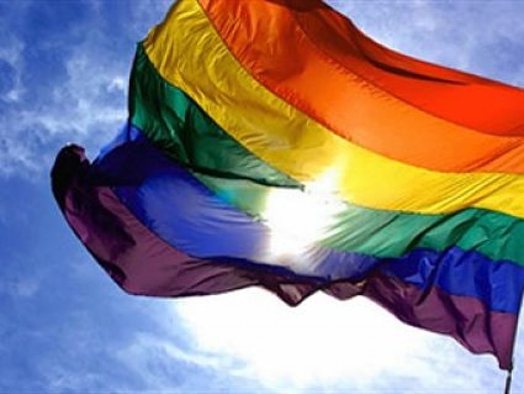 Campañas de sensibilización y formación para la población LGBTI