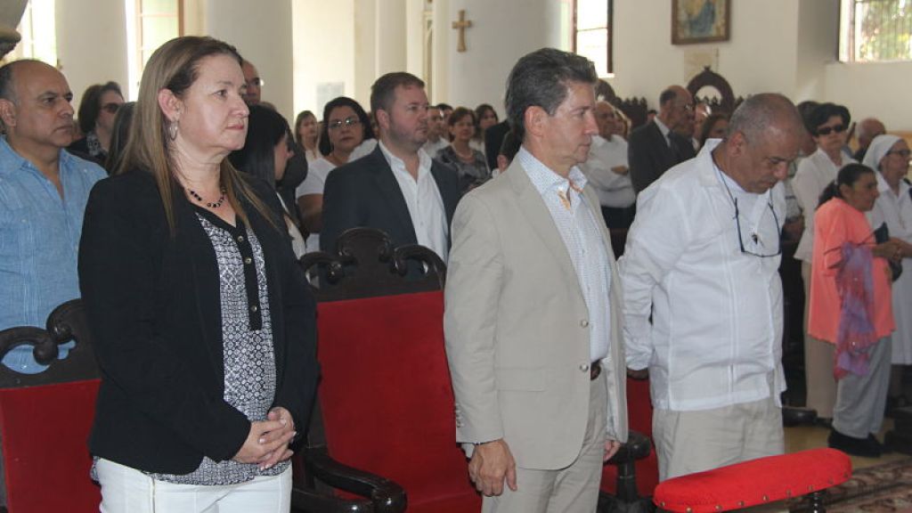 Gobernador rinde homenaje póstumo a Monseñor Nicolás Gaviria Pérez