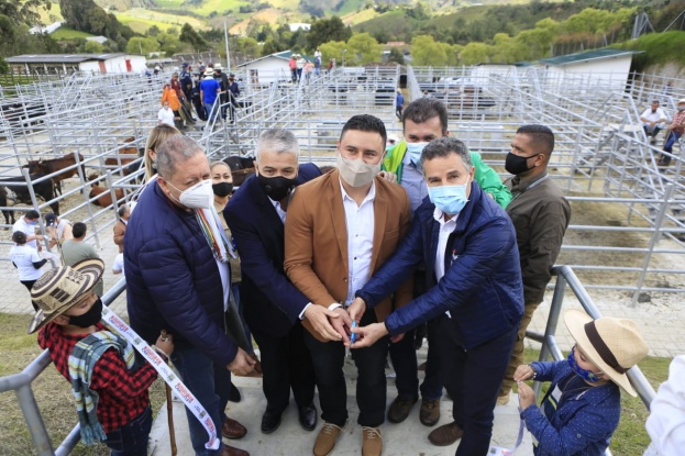 El gobernador de Antioquia inauguró la primera etapa de la Plaza de Ferias de Sonsón