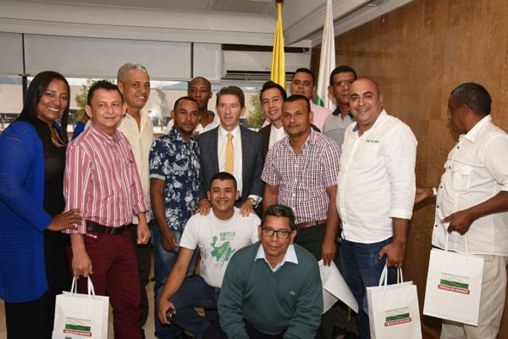 El Gobernador de Antioquia tomó café con Alcaldes y Concejales de Abejorral y El Bagre