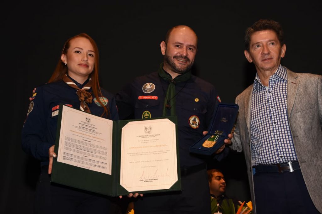 Gobernador otorgó el Escudo de Antioquia Categoría Oro a la Corporación Scouts de Antioquia CSA