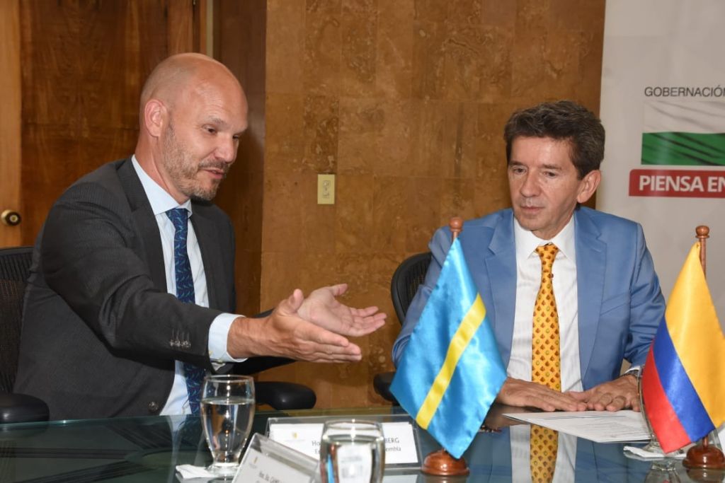 Gobernador de Antioquia se reunió con Embajador de Suecia en Colombia