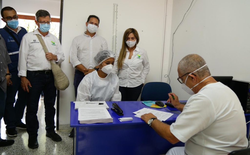Concentración, transparencia y equidad, las claves para superar el reto de la vacunación en Antioquia