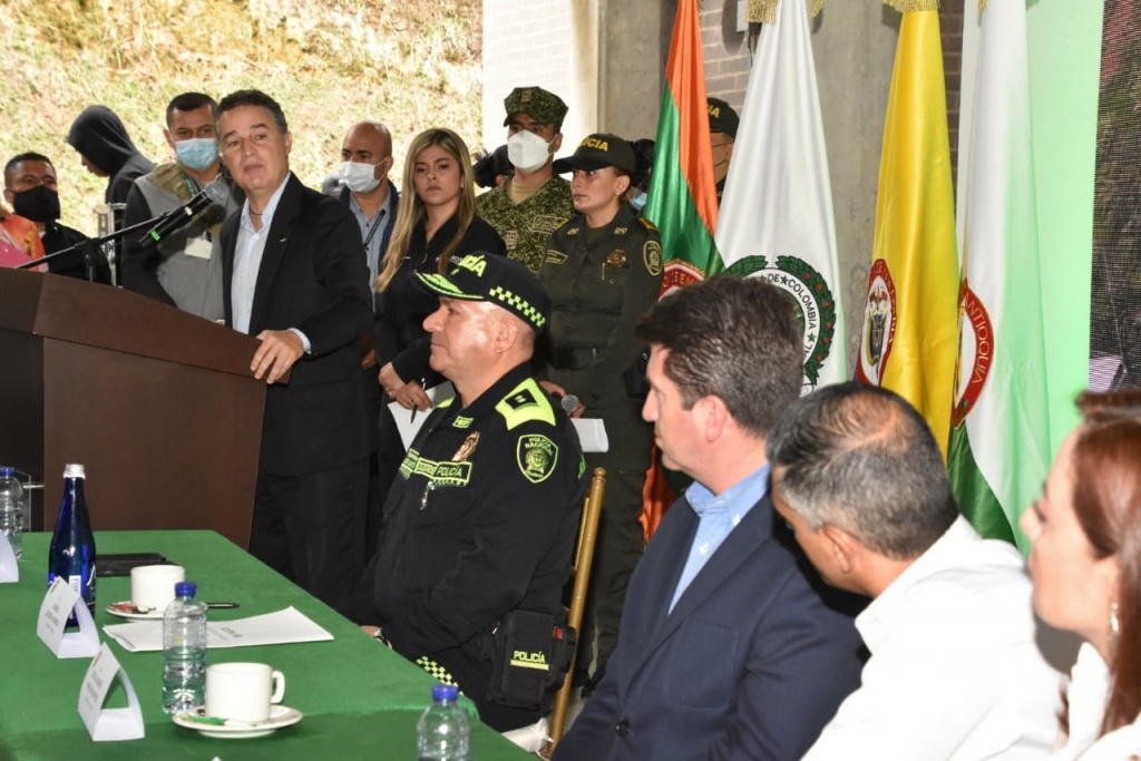 El Gobernador de Antioquia anunció inversión de 1.500 millones de pesos en tecnología de punta para la nueva subestación de Policía de Envigado