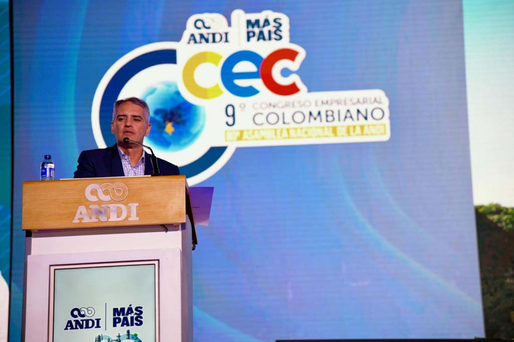 “En Antioquia no nos inventamos enemigos, nos gusta cultivar amistades”, dijo el gobernador Andrés Julián a los empresarios de Colombia