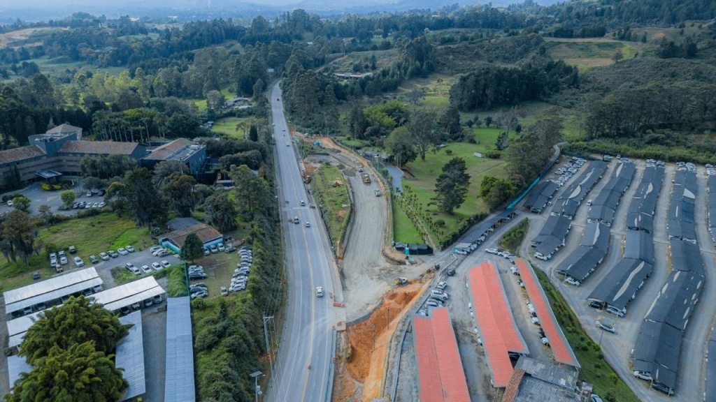 Intercambio Vial Aeropuerto José María Córdova habilita nuevo retorno en la vía hacia Rionegro