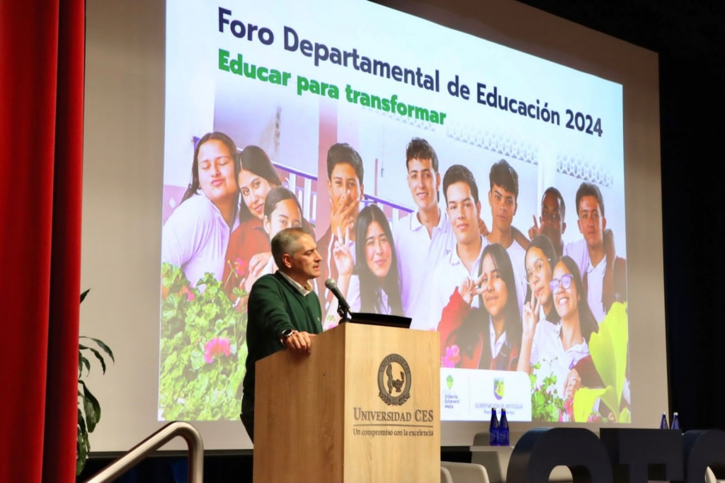 “La educación es la forma que permite ascenso y movilidad social”: Gobernador Andrés Julián