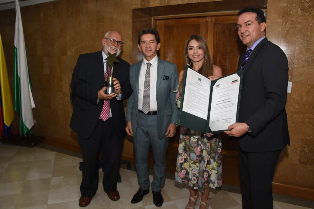 La Estrella de Oro de la Cultura de Antioquia le fue otorgada a Javier y Juan Carlos Velásquez
