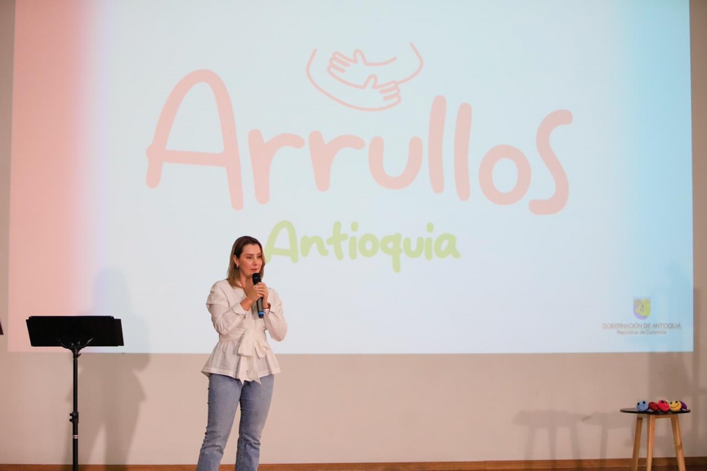 Gobernación presentó el programa Arrullos Antioquia en el Octavo Foro Departamental de Familias
