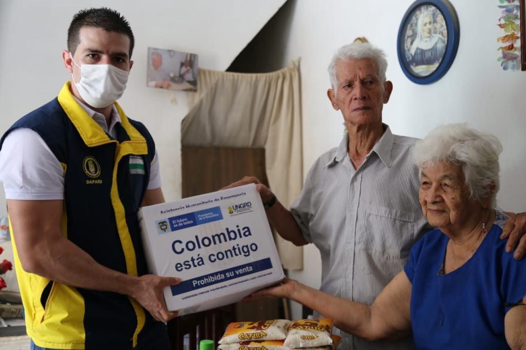 Con la entrega de 2.000 ayudas humanitarias inició en Antioquia la implementación del Programa de Apoyo al Adulto Mayor