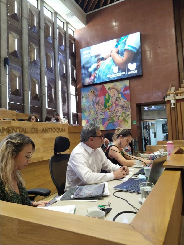 En la Asamblea de Antioquia se discutió la actualidad del embarazo adolescente en el departamento