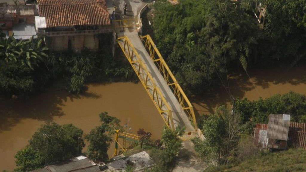 Gobernación de Antioquia sigue trabajando en solución a problema de comunicación en Puente Gavino