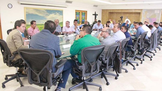 Gobernador de Antioquia y alcaldes del Oriente antioqueño, siguen sumando voluntades para trabajar juntos por la creación del área metropolitana para esta región del departamento.