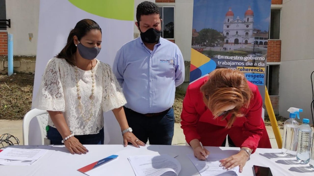VIVA firmó convenios con los municipios de Rionegro, La Ceja y Sabaneta para beneficiar con vivienda digna y sostenible a 467 familias antioqueñas