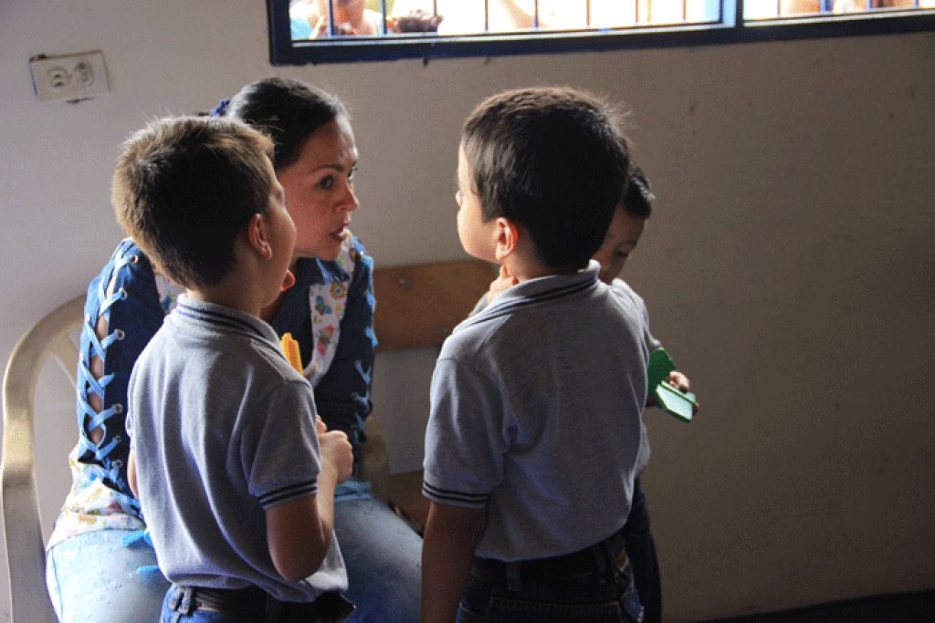 Con capacitación a maestros, avanza el proyecto para la inclusión social de víctimas del conflicto
