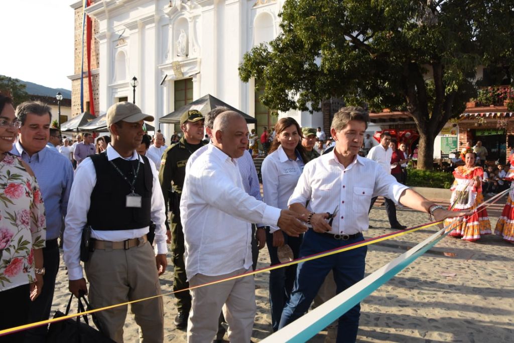 Inauguración oficial del Parque Plaza Mayor Simón Bolívar de Santa Fe de Antioquia