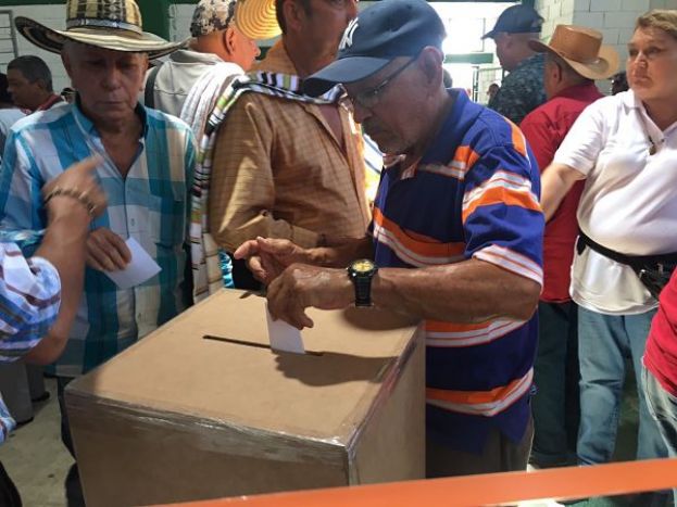 Asamblea de propietarios beneficiados con pavimentación de vía Puerto Nare - Puerto Triunfo