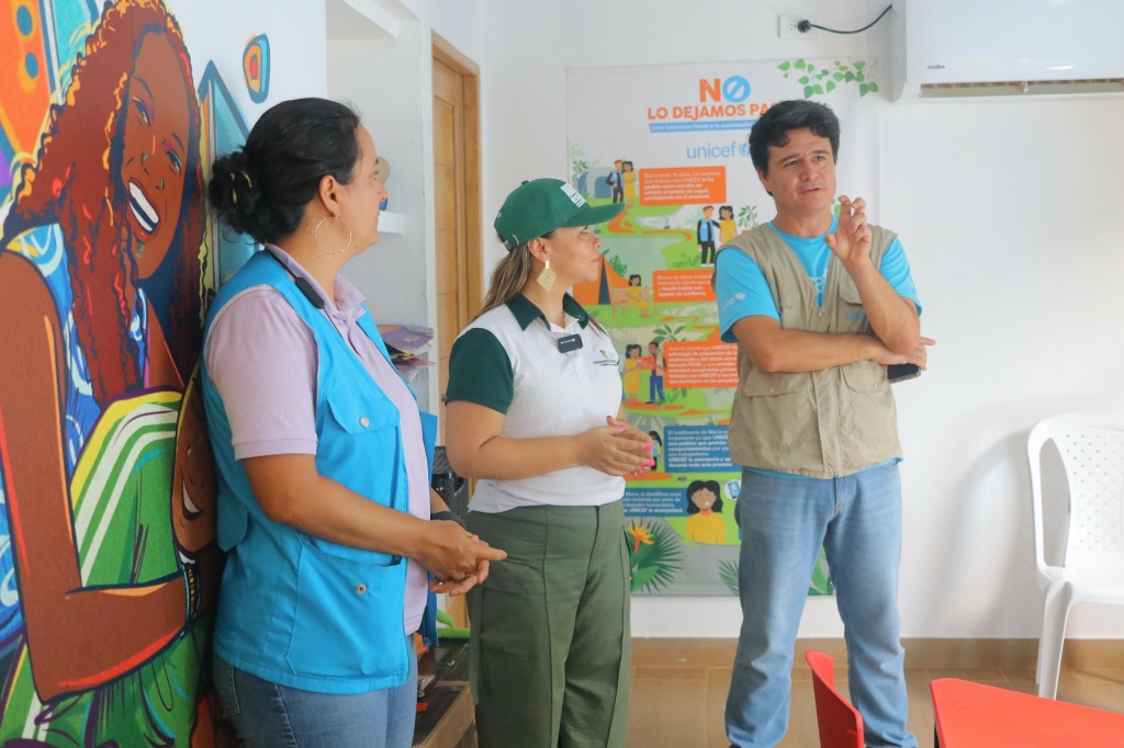 En alianza con UNICEF, la Gobernación de Antioquia entrega complemento nutricional a niñez migrante en Necoclí y brinda acompañamiento psicosocial