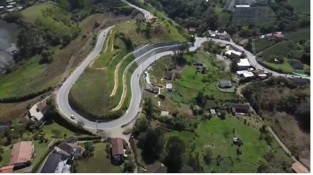 El Gobernador Andrés Julián entregó los 12 km del mejoramiento integral de la vía El Carmen de Viboral – El Santuario