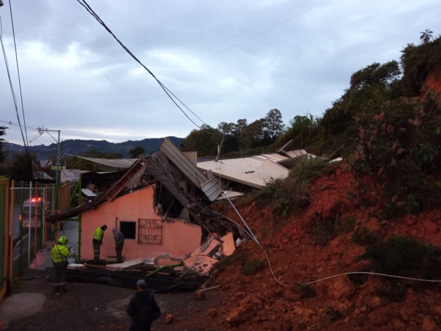 Movimiento en masa en La Ceja, dejó un fallecido y un herido