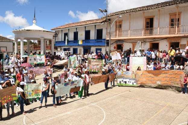 Comunidad de Santo Domingo recibe obras de infraestructura y educación que cambiarán sus vidas