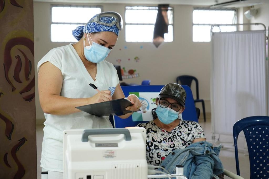 Antioquia finaliza el piloto de vacunación para los maestros en el Departamento contra el COVID 19