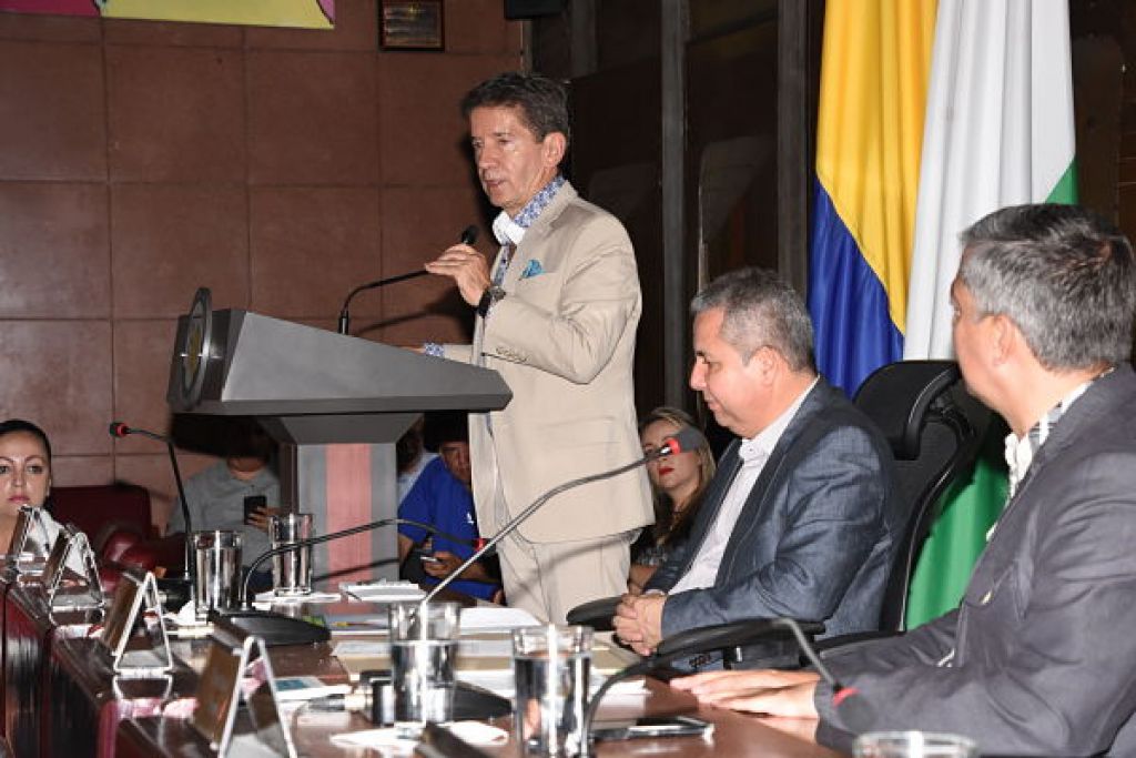 Gobernador de Antioquia pide a la Asamblea que lo apoye impidiendo que el Gobierno Nacional cree el “Fondo de la Salud”