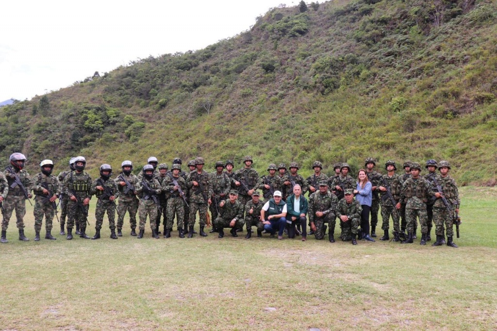 En la base militar El Limón, en el municipio de Anorí, el Gobernador Andrés Julián llevó un mensaje de agradecimiento a la Fuerza Pública y envió un saludo de Año Nuevo a todos los antioqueños