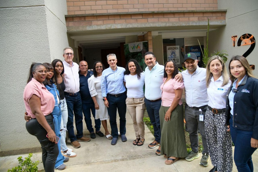 Gobernador visitó, con las medallistas olímpicas, las viviendas que les serán entregadas por su esfuerzo y dedicación