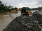 Vigía del Fuerte celebra la intervención con maquinaria amarilla del Dagran para reducir el riesgo por socavación en el río Arquía