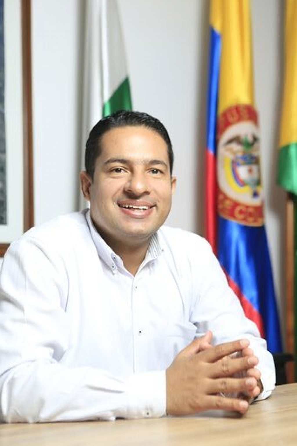 Julián Vásquez, nombrado en propiedad como gerente del IDEA