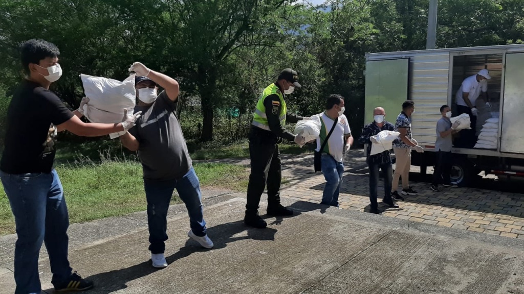La Campaña Antioquia Solidaria llegó al municipio de La Pintada con alimentos para los más necesitados