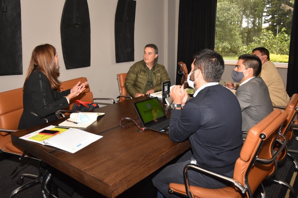 Gobernador de Antioquia y ministra del Transporte, instalaron este jueves la mesa de trabajo que impulsará el proyecto de Circuitos Estratégicos
