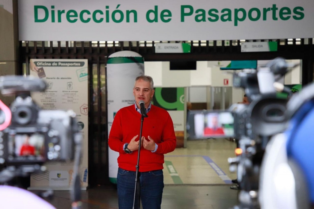 El Gobernador Andrés Julián anunció la ampliación de la Dirección de Pasaportes de Antioquia y el aumento en la capacidad de atención a los ciudadanos