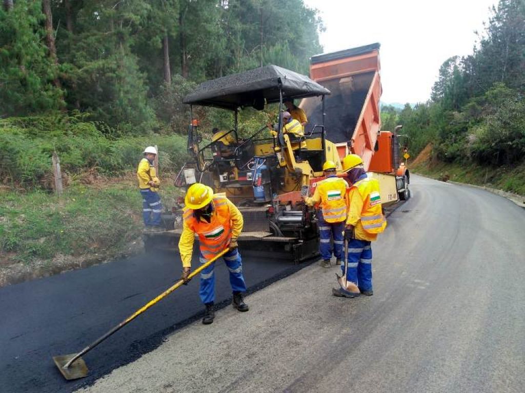 Adjudicadas obras de mantenimiento, mejoramiento y rehabilitación de la Red Vial Secundaria del Departamento por más de 22 mil millones de pesos