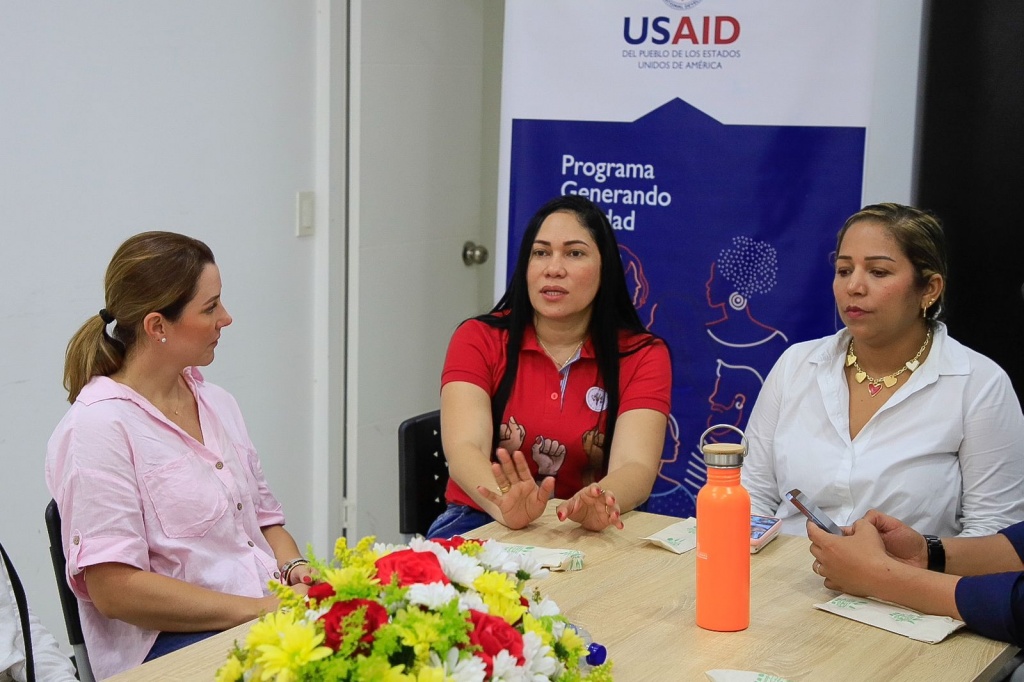 Primera Dama de Antioquia, Susana Ochoa Henao, se reunió con mujeres del Bajo Cauca