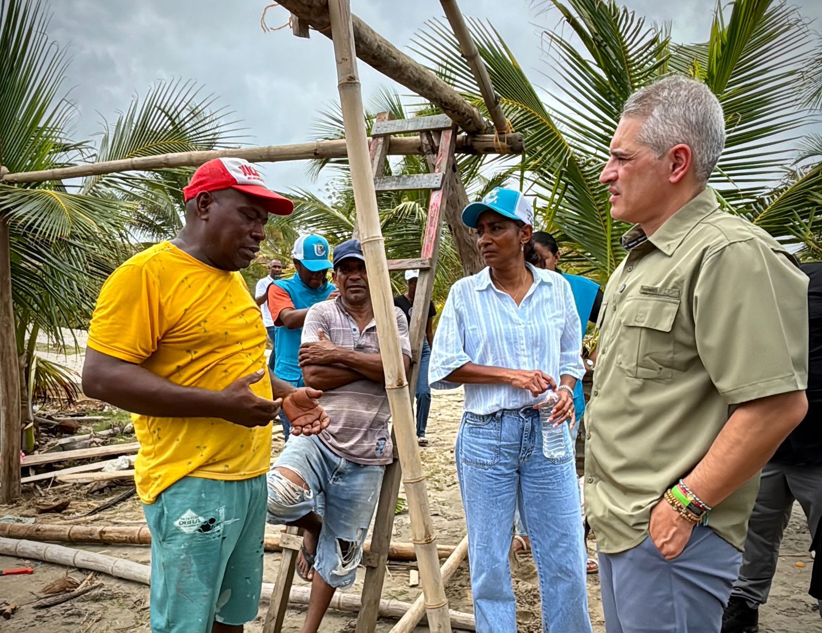 Desde San Juan de Urabá, el Gobernador Andrés Julián permanece al frente de la atención a la emergencia en esta subregión