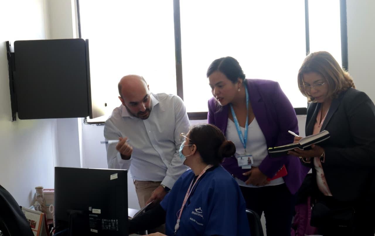 Gobernación de Antioquia acompañó visita de la OPS y presentó acciones para prevenir la tuberculosis en el departamento