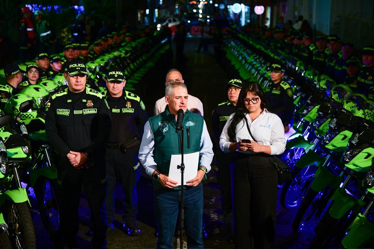 Gobernador Andrés Julián entregó motocicletas, cascos y chalecos antibalas a la Policía Nacional con recursos de la Tasa Especial de Seguridad y Convivencia Ciudadana 