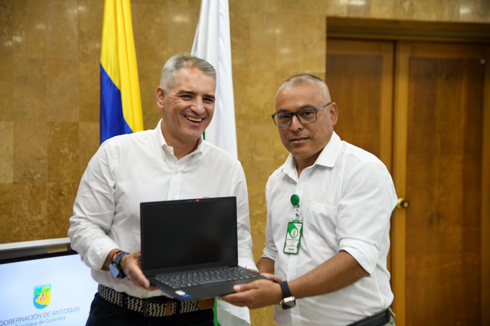 Más de 6 mil estudiantes de Antioquia recibieron nuevos equipos de cómputo para fortalecer su aprendizaje 