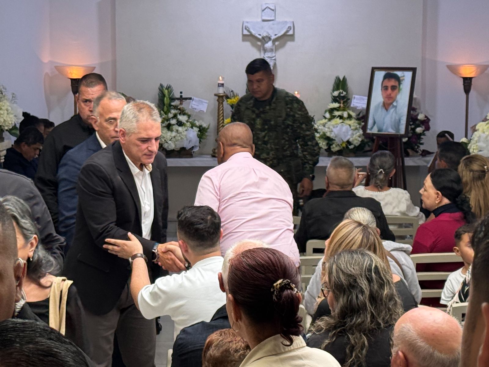 Gobernador Andrés Julián acompañó en Yarumal las honras fúnebres del periodista Mateo Pérez Rueda