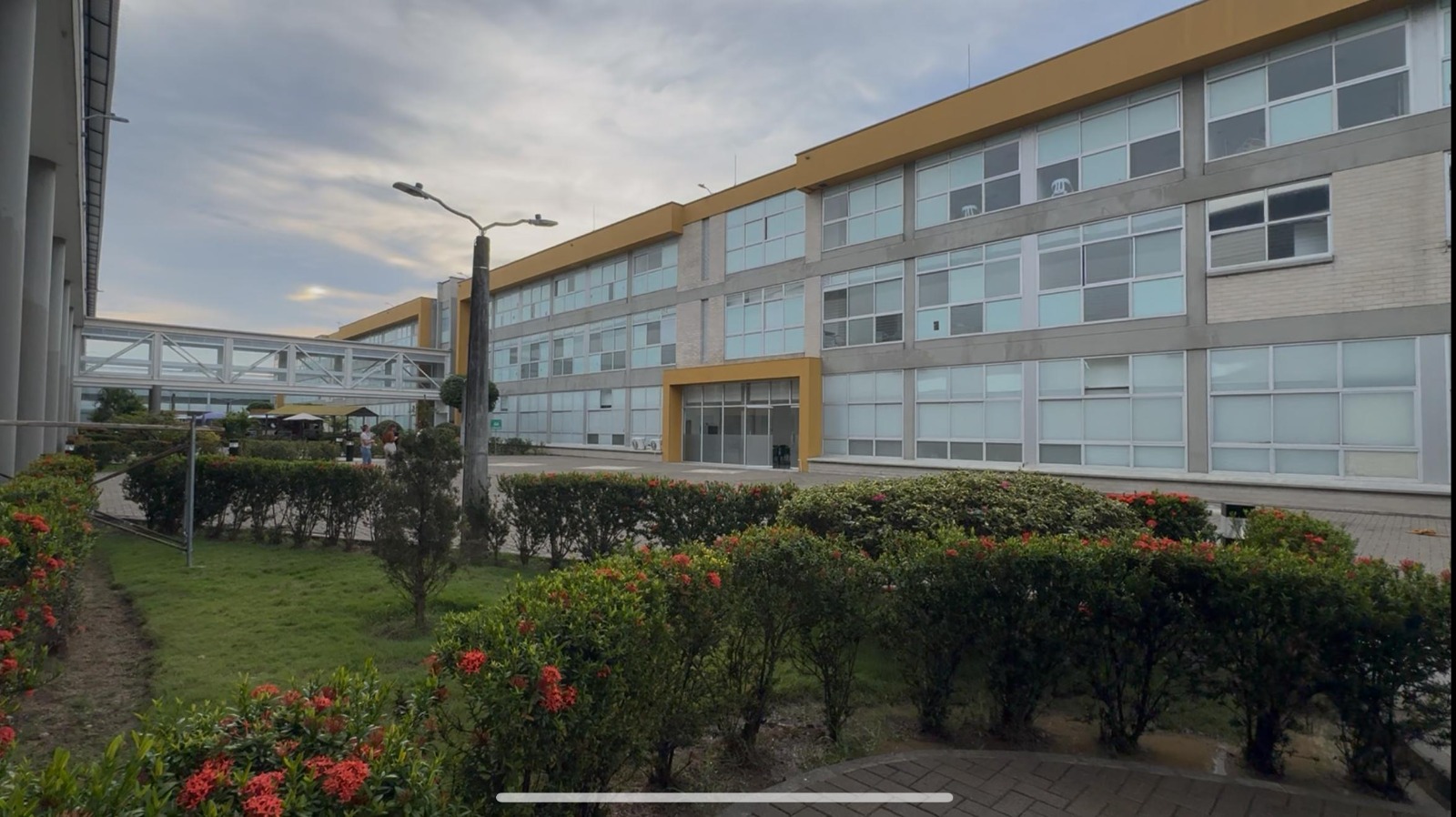 Gobernador Andrés Julián puso en marcha el moderno hospital de El Bagre y visitó otras obras en el hospital de Caucasia