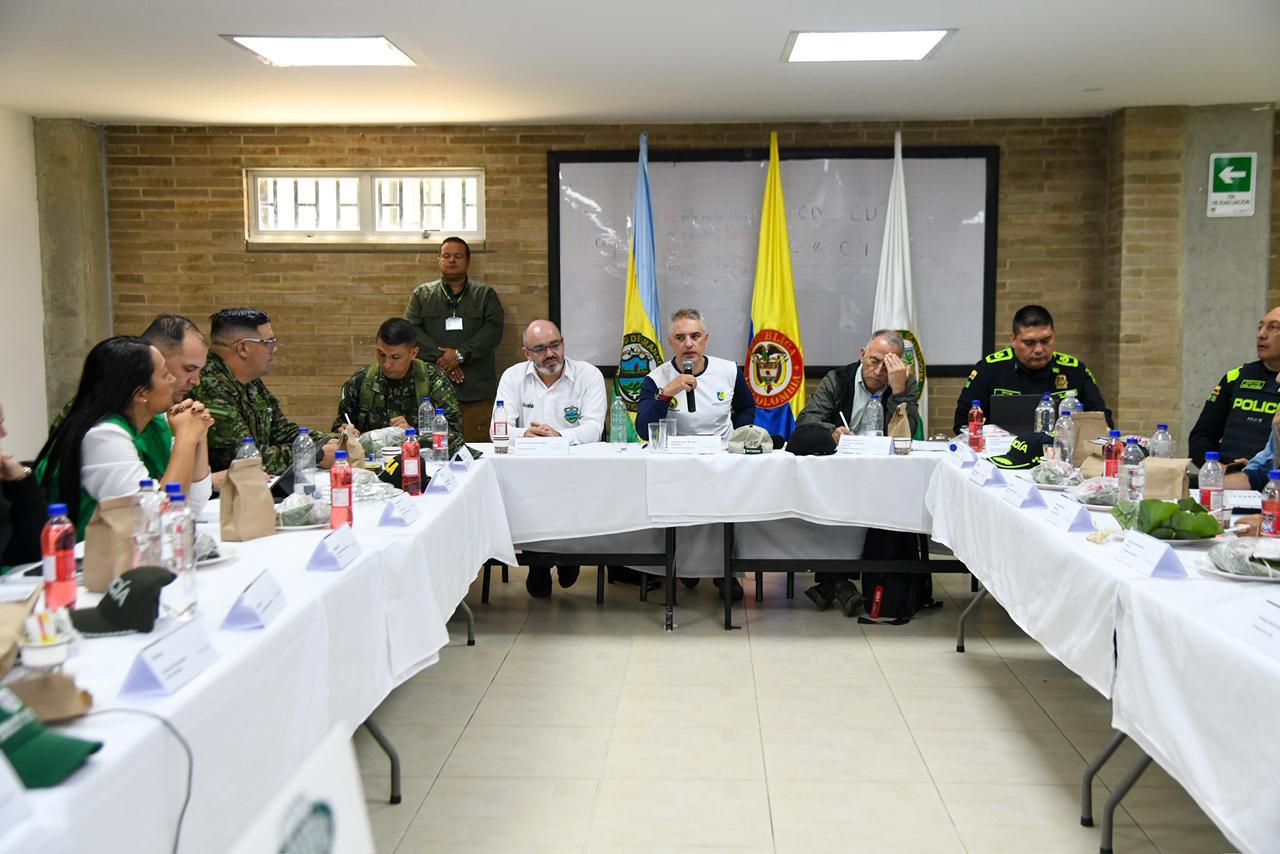 Gobernador Andrés Julián pidió mayor contundencia a los Gaula para enfrentar la extorsión en municipios del Oriente antioqueño 