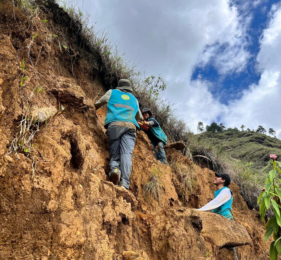Gobernación de Antioquia, Distrito de Medellín, Alcaldía de Bello y Área Metropolitana avanzan en estudio para reducir el riesgo por movimientos en masa en la ladera oriental del Valle de Aburrá.