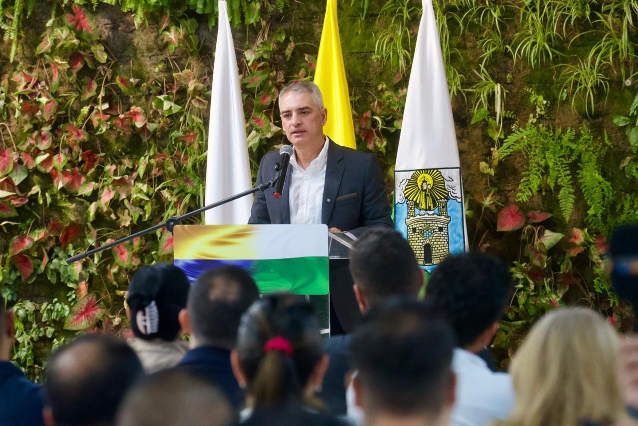 Gobernador Andrés Julián y alcalde Federico Gutiérrez participaron en instalación de la jornada electoral en Antioquia y Medellín 