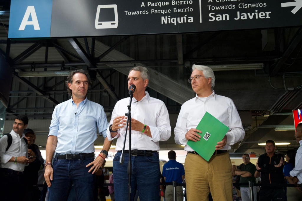 La Gobernación de Antioquia, la Alcaldía de Medellín y el Metro se unen para ampliar la capacidad de la red de transporte masivo del Valle de Aburrá