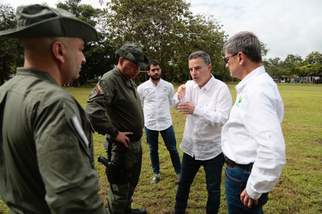 Gobernador de Antioquia rechazó los atentados contra miembros del Ejército y la Policía Nacional