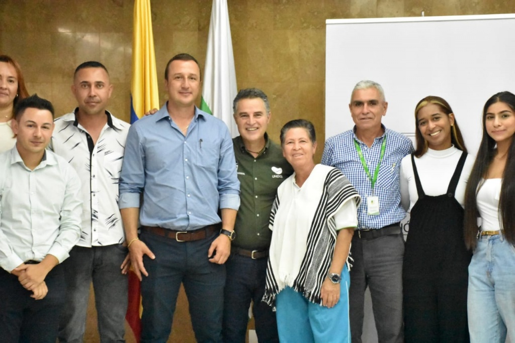 Alcaldes de 9 municipios de tres subregiones se reunieron hoy con el gobernador para revisar el avance de los acuerdos suscritos