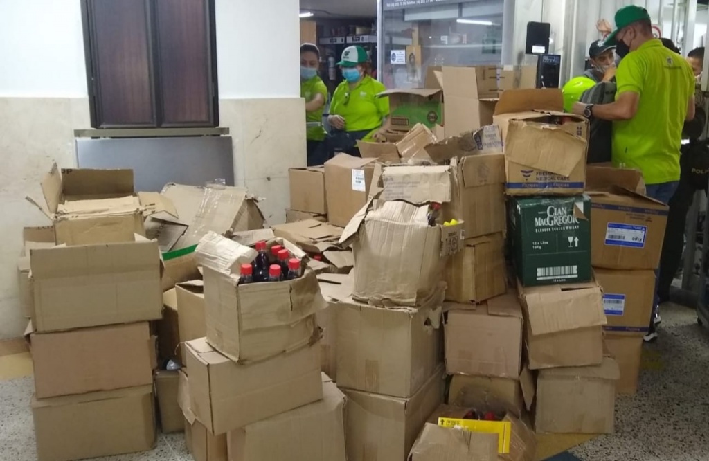 1.213 Unidades de licor falsificado fueron aprehendidas en el centro de la ciudad de Medellín